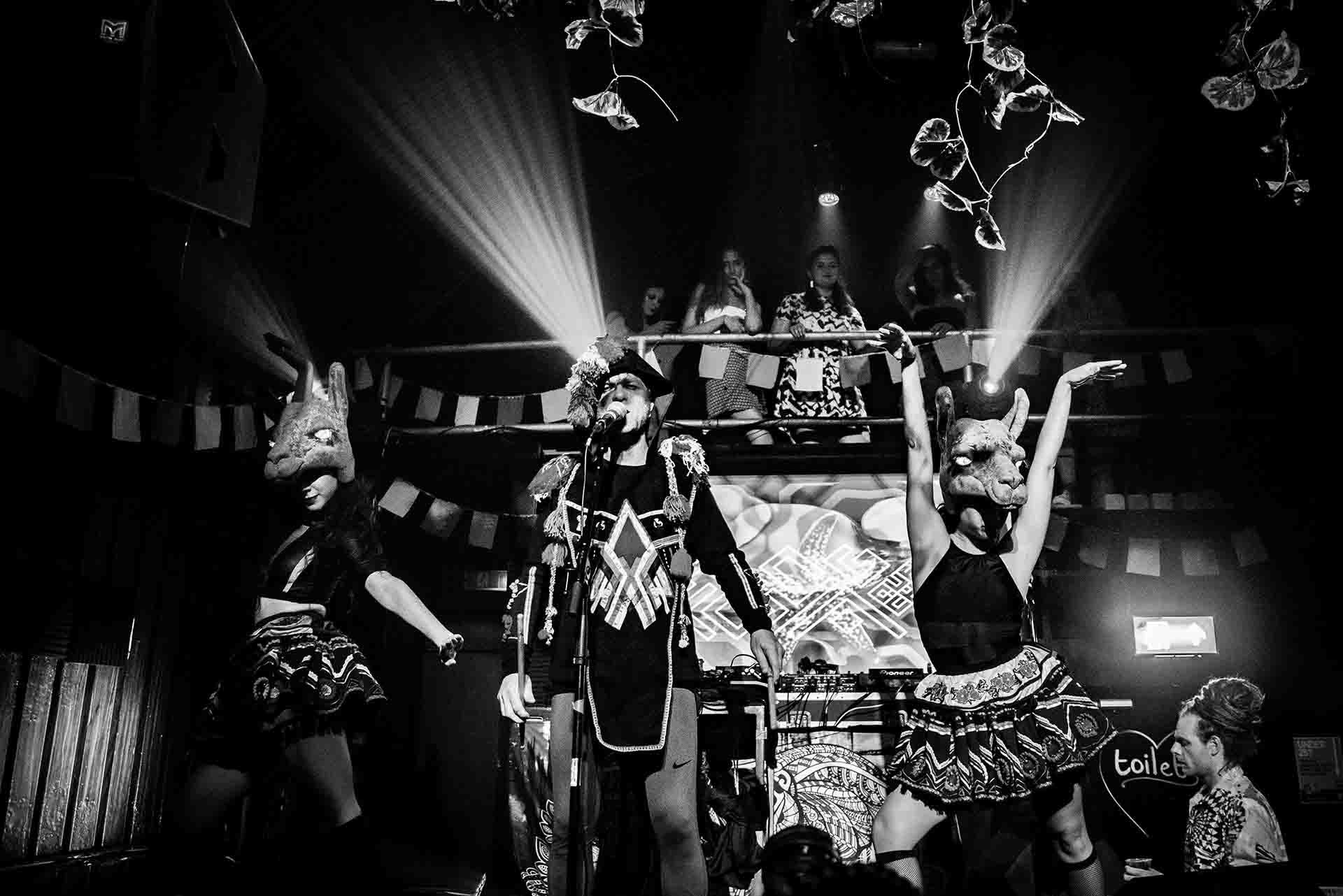 Just dance! — King Coya